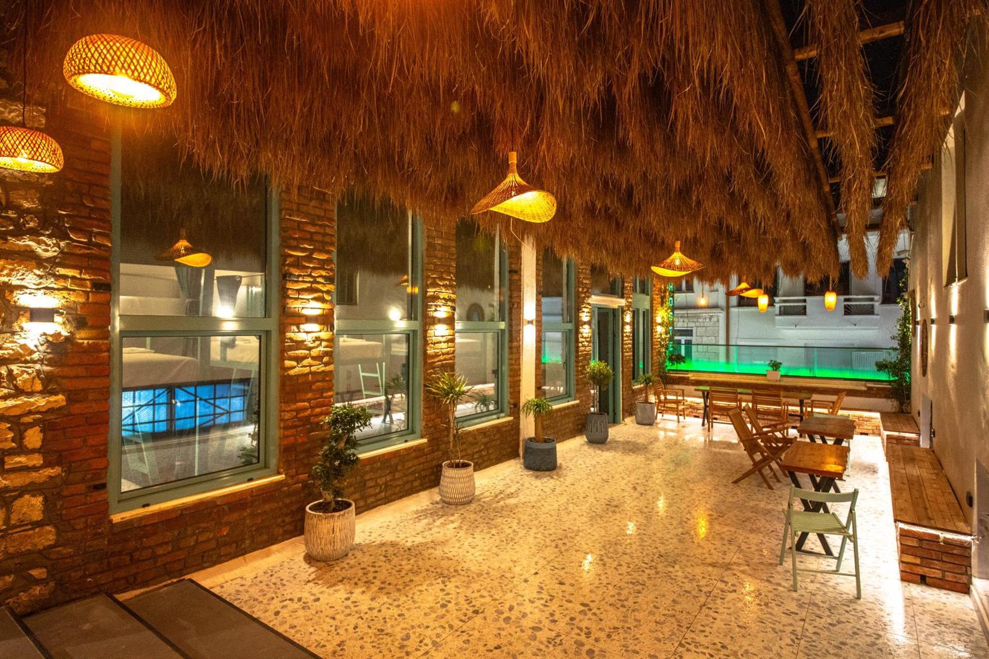 Vega 43 Hostel Sarandë エクステリア 写真
